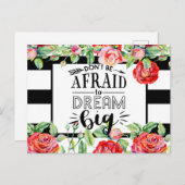 大きな夢を怖がらない – 赤いバラの引用文ギフト ポストカード (正面/裏面)
