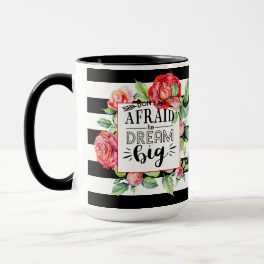 大きな夢を怖がらない – 赤いバラの引用文ギフト マグカップ (左)