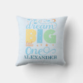 大きな夢を抱いて小さな子よ 青い空の赤ちゃん男の子の1歳の誕生日 クッション (裏面)