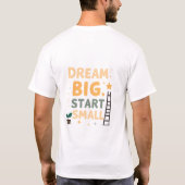 大きな夢を 大胆に描け 小さく始めよう タイポグラフィ Tシャツ (裏面)