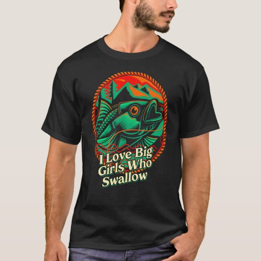 大きな女性が釣った魚を飲み込むのが好きな釣り師 Tシャツ (正面)