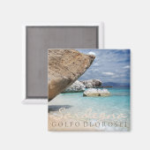 大きな岩とサルデーニャビーチ文字磁石 マグネット (正面/裏面)