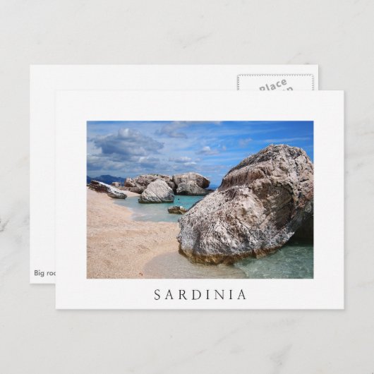 大きな岩オンサルデーニャビーチ白い文字はがき ポストカード (正面/裏面)