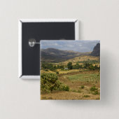 大きな岩山の大景 缶バッジ (正面&裏面)