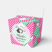 大きな帽子のダービーレディ ホットピンク グリーン ストライプ 2" フェイバーボックス (正面サイド)