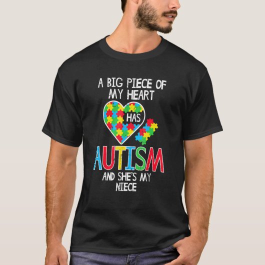 大きな心の一部は自閉症の姪を持つ Awareness A Tシャツ (正面)