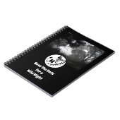 大きな斑点のあるジェネのシルエットのモノグラム写真 ノートブック (左側)