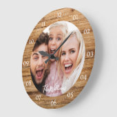 大きな時計のモダンスクリプトを含む家族写真 ラージ壁時計 (傾斜)