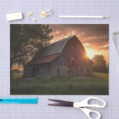 大きな木造のまわりにの納屋を日に照らす 薄葉紙 (クラフト)