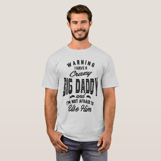 大きな熱狂するパパのプレゼント Tシャツ (正面フル)