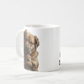 大きな犬が小さな子犬の泣き顔を慰めるマグカップ コーヒーマグカップ (正面左)