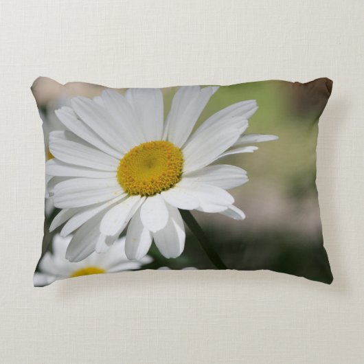大きな白いデイジー アクセントクッション (正面)
