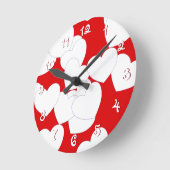 大きな白い愛のハートと赤時計 ラウンド壁時計 (傾斜)