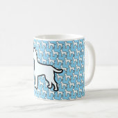 大きな白い犬 薄青色 コーヒーマグカップ (正面右)