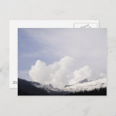 大きな白い雲が山の上にある ポストカード (正面/裏面)