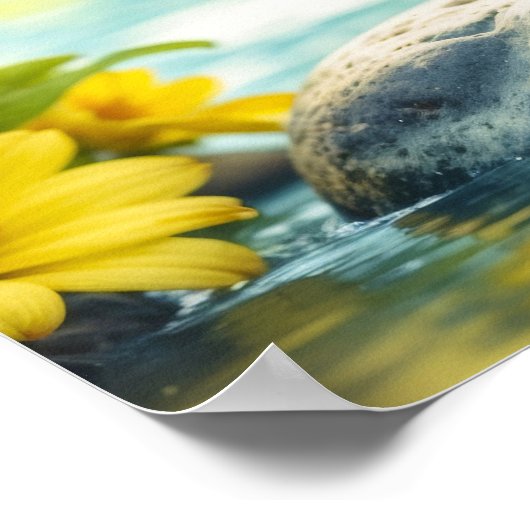 大きな目が岩に立つかわいいフワフワの雛 ポスター (角)