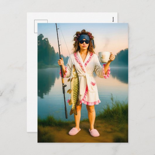 大きな矛を引くローブに着た眠い女性 シーズンポストカード (正面/裏面)