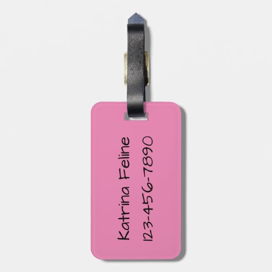 大きな緑の目をした、かわいい好奇心いっぱいの黒猫 ラゲッジタグ (裏面縦)