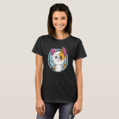 大きな耳の猫が懐疑的に見ている Tシャツ (正面フル)