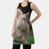 大きな耳を持つ可愛いジンジャーバニー エプロン (インサイチュ)