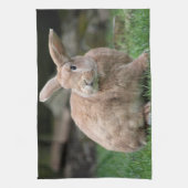 大きな耳を持つ可愛いジンジャーバニー キッチンタオル (縦)