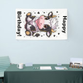 大きな表情の目を持つ可愛い漫画のような牛 横断幕 (トレードショー)