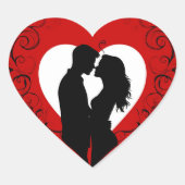 大きな赤いハートの中で抱き合うカップル ハートシール (正面)