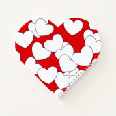 大きな赤いハートを持つ印象的なハート ノートブック (裏面)