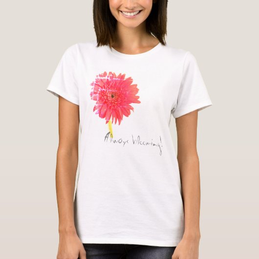 大きな赤い菊が必ず咲くTシャツトップ Tシャツ (正面)