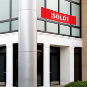 大きな赤が売れた！ 横断幕 (ビルの外側)