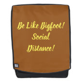 大きな足と社会的な距離のようなものである バックパック (正面)