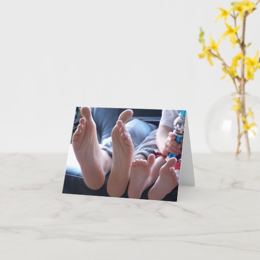 大きな足、小さな足-空白のノートカード カード (黄色い花)