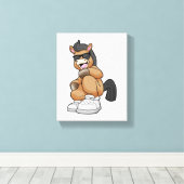 大きな靴を履いた馬 キャンバスプリント (インサイチュ (ウッドフロア))