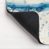 大きな魚が水から飛び出す マウスパッド (コーナー)