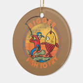 大きな魚で魚釣りの漁師を炒おもしろいめる セラミックオーナメント (左)