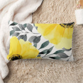 大きな黄色の水色の花 ランバークッション (ブランケット)