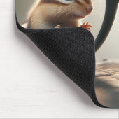 大きな黒い眼鏡を使って覗くチムンク マウスパッド (コーナー)