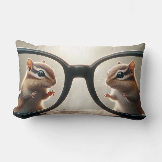 大きな黒い眼鏡を使って覗くチムンク ランバークッション (正面)