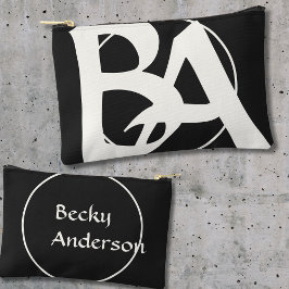 大き過ぎたイニシャル(白と黒) アクセサリーポーチ