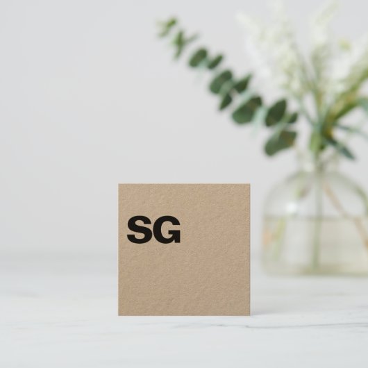 大イニシャル – スクエア – クラフト スクエア名刺 (スタンド正面)