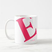 大イニシャル |モダンタイポグラフィ |ピンク コーヒーマグカップ (左)