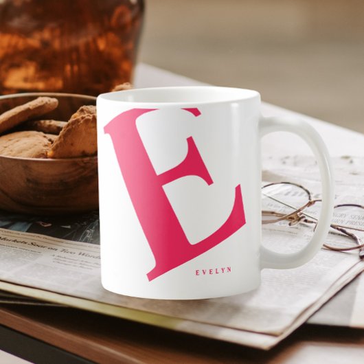 大イニシャル |モダンタイポグラフィ |ピンク コーヒーマグカップ