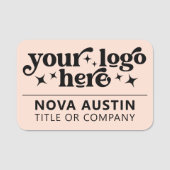 大カスタム社の従業員名タグ（ロゴ付き） 名札 (正面)