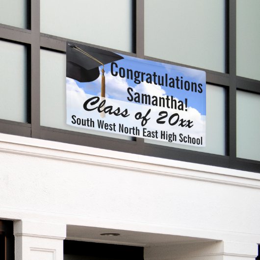 大パーソナライズされた卒業旗の青い空 横断幕 (ビルの外側)