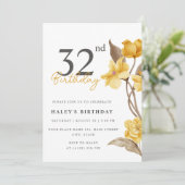 大人っぽいお花のシンプルなイエロー 32歳の誕生日 招待状 (スタンド正面)