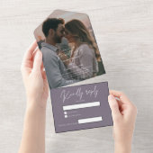 大人っぽいモダンなダークパープルの結婚式の写真付き返信ハガキ オールインワン招待状 (貼ってはがせる)