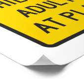 大人の子どもたちに注意遊する ポスター (角)