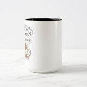 大人の責任を果たすにはコーヒーが必要 ツートーンマグカップ (中央)