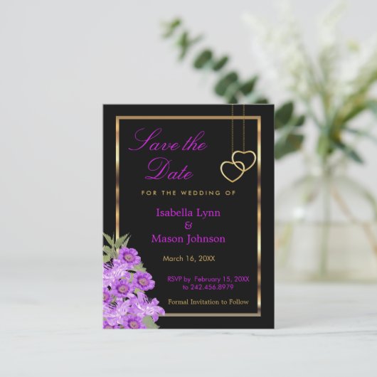 大切な日をセーブ - エレガントな紫の花のウェディング 案内ポストカード (スタンド正面)