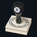 大型パーソナライズされた手作りロカスタムゴ ラバースタンプ<br><div class="desc">この大型の自家製ロパーソナライズされたゴのゴム印を自分の会社のロカスタムゴで簡単にパーソナライズする。自分のロゴ、画像、文字を追加する。スモールビジネス、スクラップブック作り、デコレーション、ビジネス用文房具に最適。インク違うパッドの色(含まれていない)で使用できる正方形サイズ1インチ、2インチ、または2.5インチのハンドル付きまたはハンドルなし。最小発注数量なし。</div>